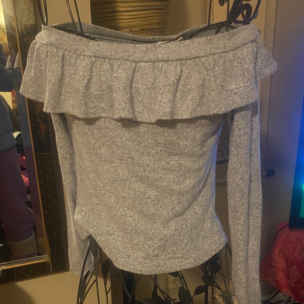 Heart Hips Heather Gray Knit Top